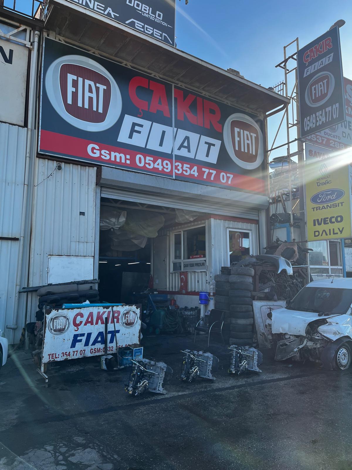 Çakır Fiat Ostim mağazasının tabelası ve dış görünümü